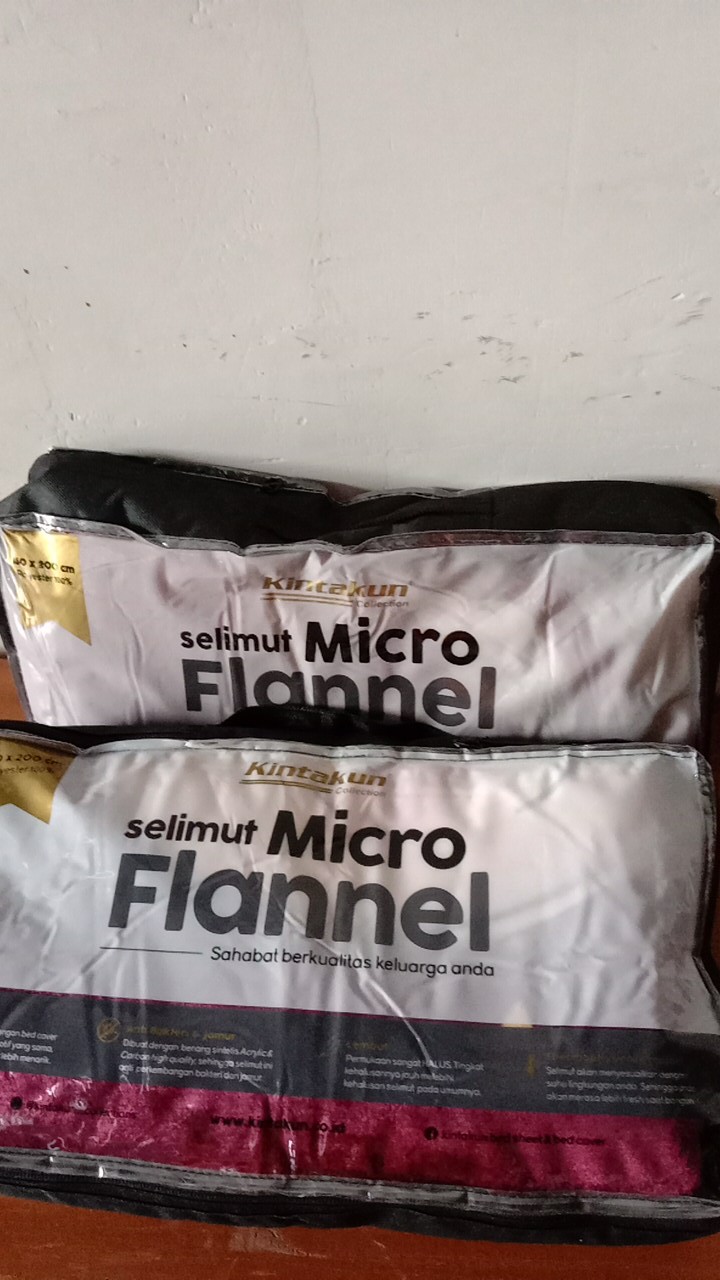 Selimut Kintakun Micro Flannel 160x200 Queen - Spongebob Brenda Graciela Kezia Victor Slmt160dlx