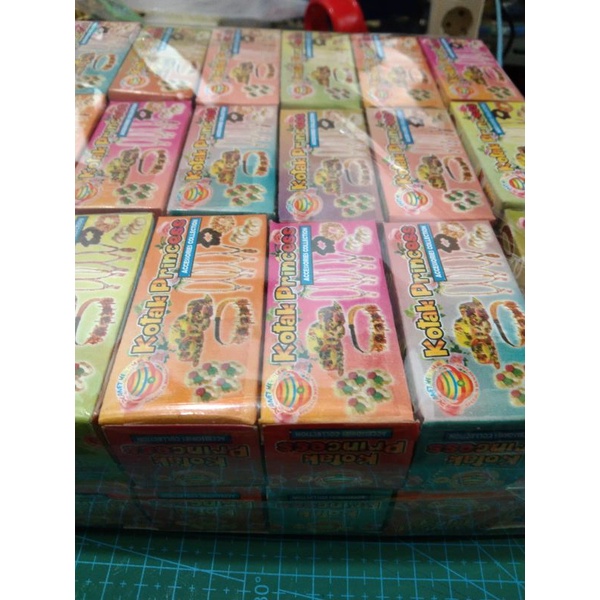 

Kotak Kadoan Princes Berhadiah Asesories isi 36 pcs
