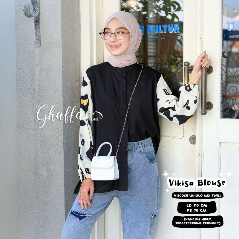 Vikisa blouse by ghaffa the label blouse motif hitam putih