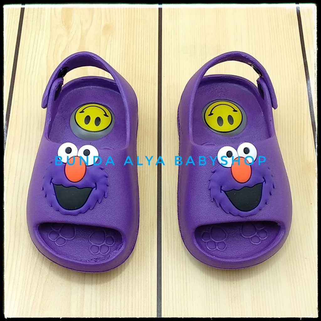 Sendal Anak Perempuan Usia 6 Bulan 1 2 Tahun Bunyi Toet Anti Licin - Sepatu Sandal Anak Motif Kartun Lucu