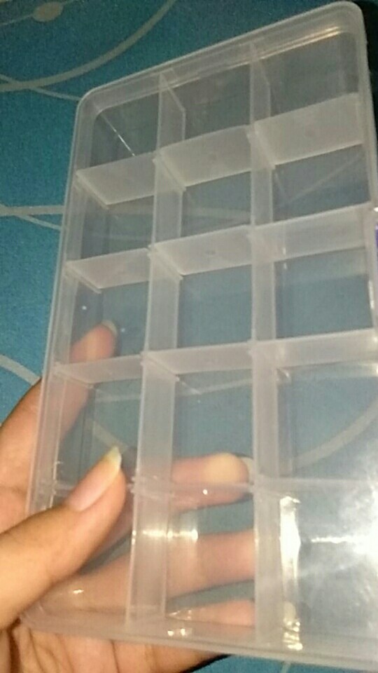 Kotak Plastik 15 Sekat Organizer Perhiasan / Anting/ Manik- Manik