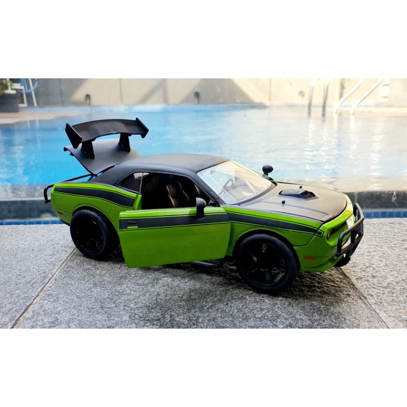 Jada Fast Furious Lettys Dodge Challenger SRT8 Miniatur Diecast Mobil 1:24