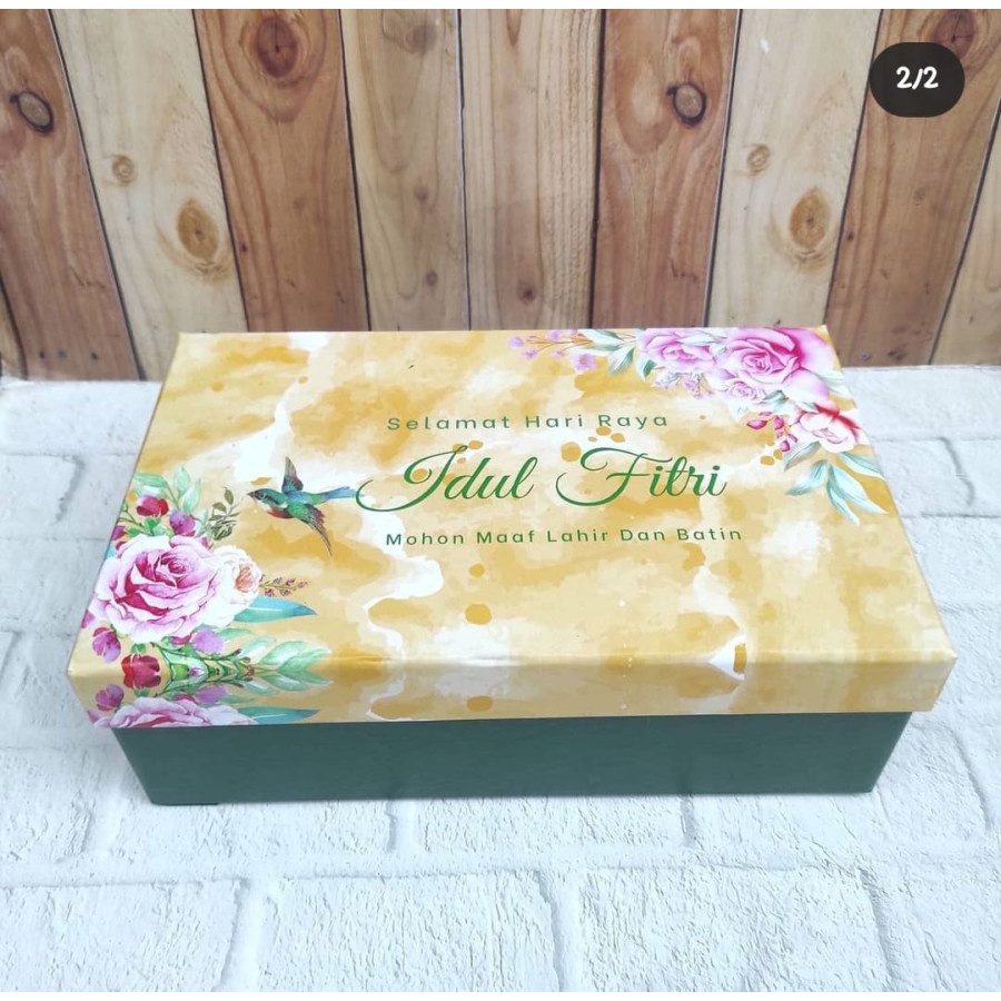 

Hard box idul fitri kuning / hampers / kotak kue kering