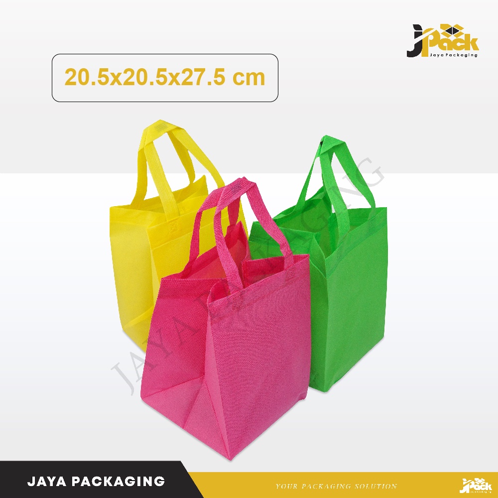 

Tas Spunbond 3D ( 20,5x20,5x27,5 CM ) TASSPUNBOND/GOODIEBAG/TASKAIN/TASKADO