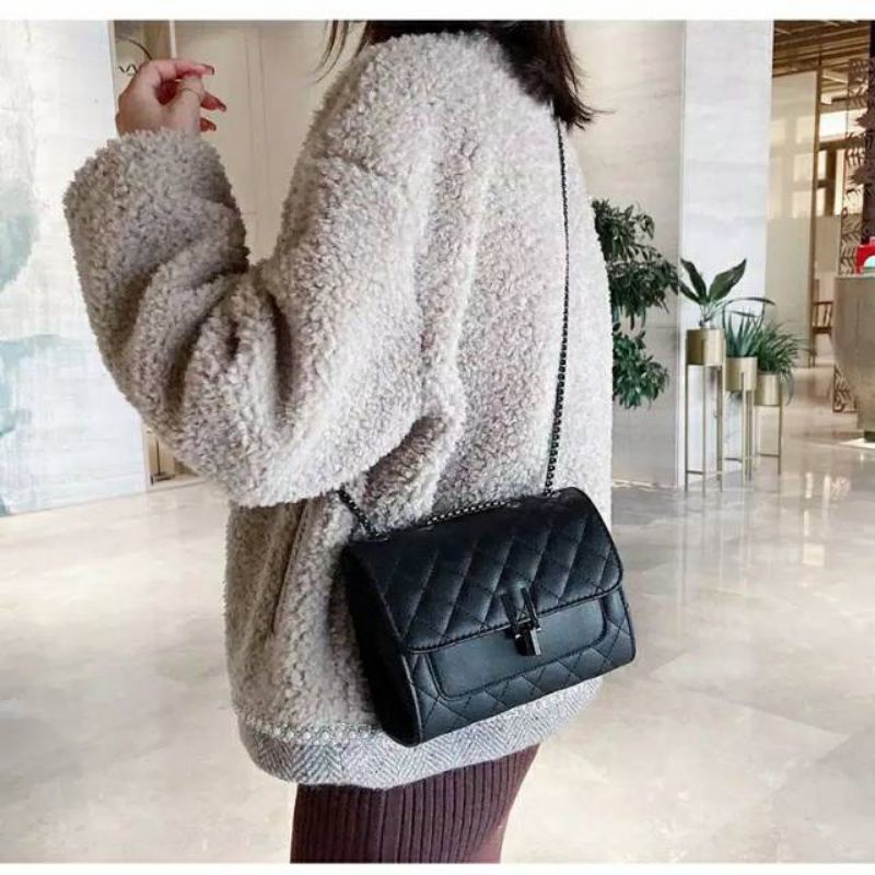 tas selempang CHELSY Sling Bag Wanita AMORA konci Y