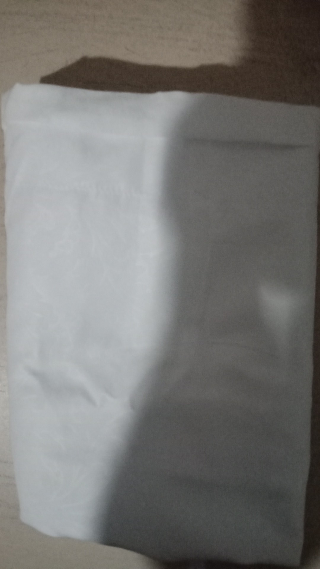 Sarung Bantal Tidur Polos Emboss Vallery Quincy Jumbo Murah Bahan Katun - Ijn