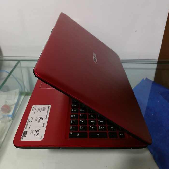 Laptop Asus X540Y E1-71010APU/2GB/500GB Second-2