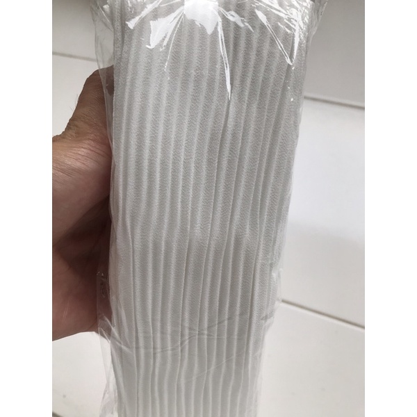 Hijab Pasmina plisket premium / Pasmina Plisket lidi / Pasmina pleated shawl / Pashmina plisket Tanpa Garis Tengah-Broken white Prem