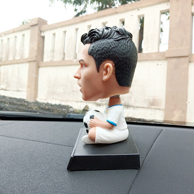 RONALDO MESSI DAVID BECKHAM Figure Miniatur Pajangan Mobil Stand Goyang Kepala Shacking Head Toy