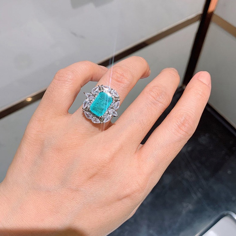 Cincin Wanita Hias Batu Biru Bahan Cubic Zirconia Warna Silver Untuk Pernikahan