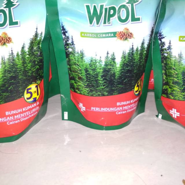 Disinfektan Wipol 780ml