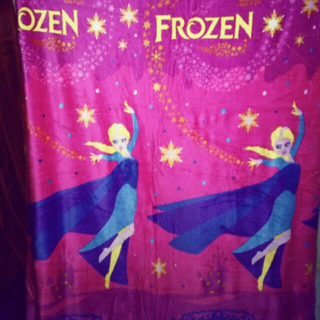 Selimut bulu frozen pink
