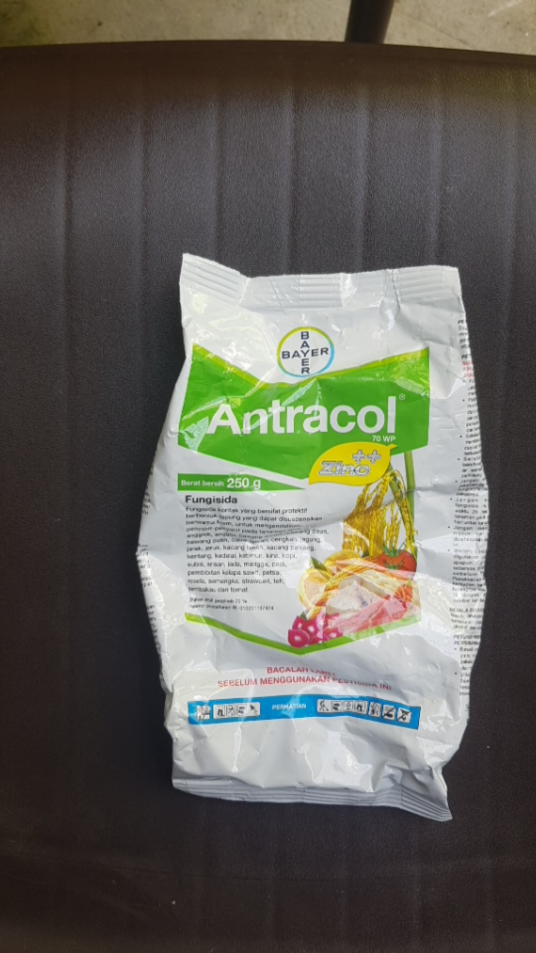 Antracol Fungisida 70wp 250g