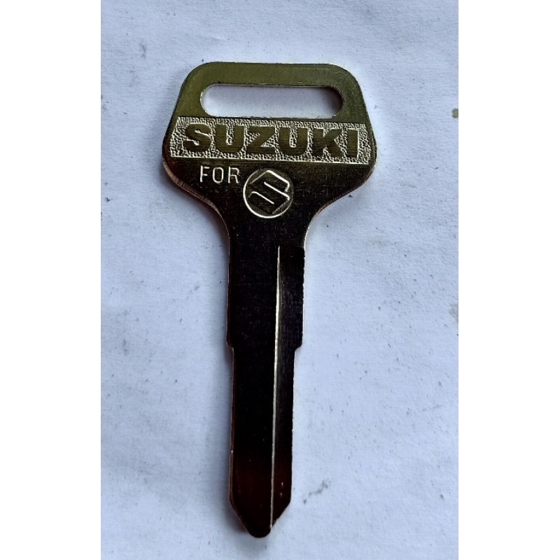 BAHAN kunci duplikat mobil suzuki carry katana ORIGINAL (2PCS)
