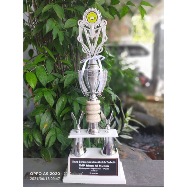 Piala Kaki Dua Silver Piala Kaki Dua Marmer Piala Kaki Dua Silver Cup Piala Kaki Dua Murah Standard