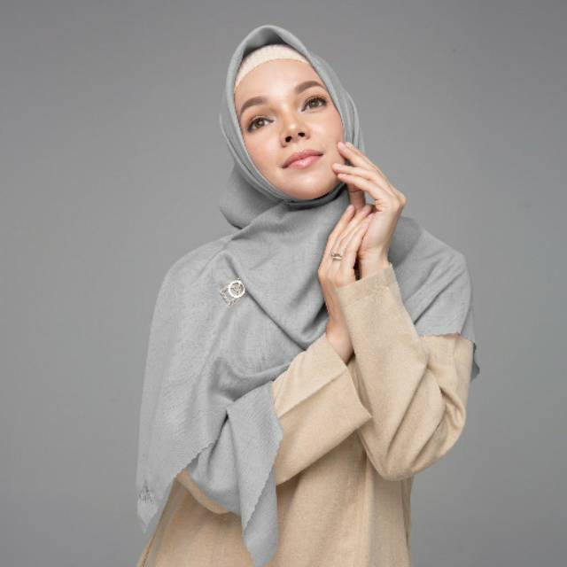 GREY SCARF BY DOA INDONESIA - DEWI SANDRA