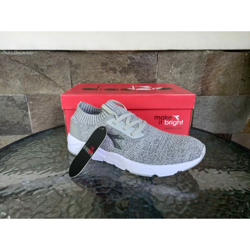 Original Sepatu Diadora Ilario (M) Grey