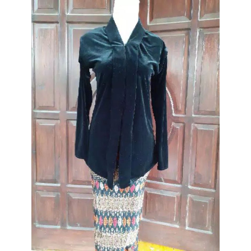Kebaya Bludru Kartini / Kebaya Hijab Leher V (Bahan Tebal)