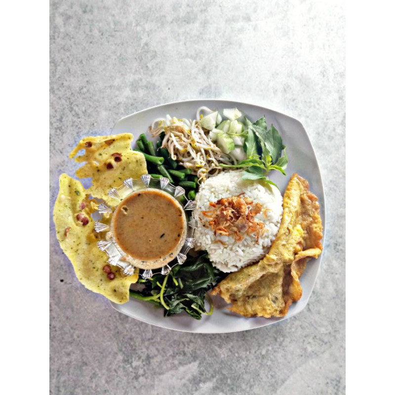 

Nasi pecel telur dadar