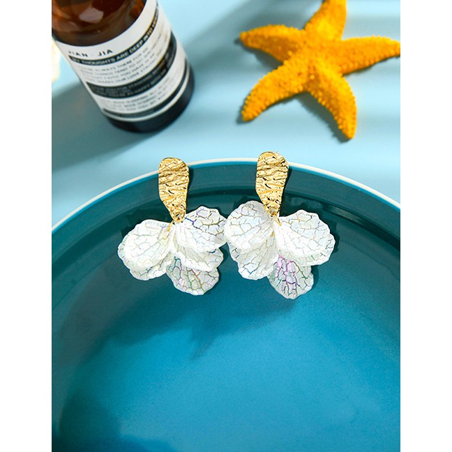 LRC Anting Tusuk Fashion Golden Flower Irregular Concave Alloy Stud Earrings K04290