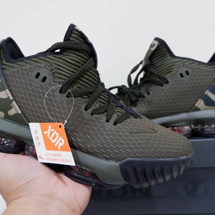 camo lebron 16