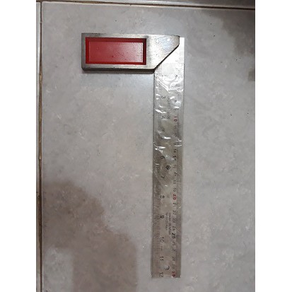 PENGGARIS BESI SIKU / PENGGARIS SIKU BANGUNAN