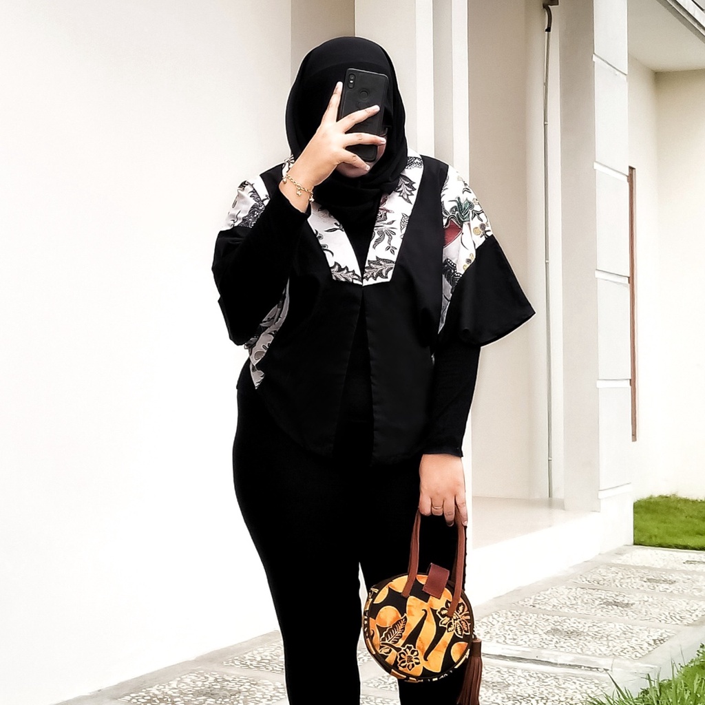 Outer Cardigan Batik Wanita Modern