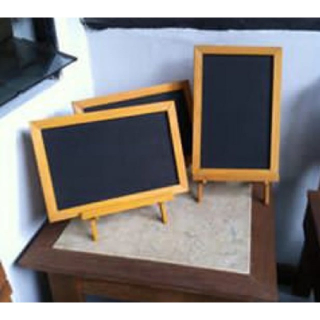 

Papan Tulis Kapur Mini Stand 30X20CM