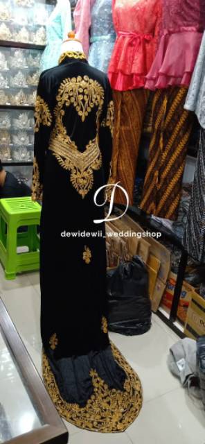 1set, Kebaya + Beskap Lengkap (BONUS 2 PASANG SELOP)
