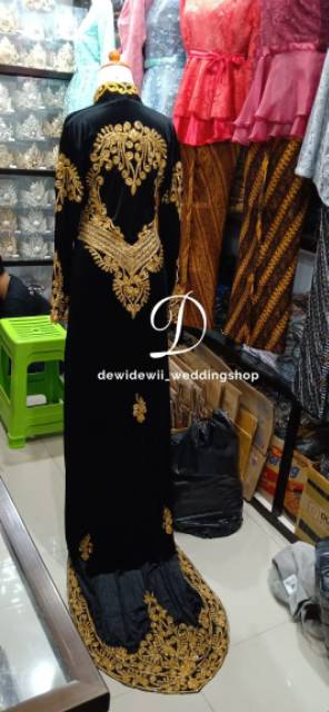 Kebaya Bludru Pengantin, Model Kartini