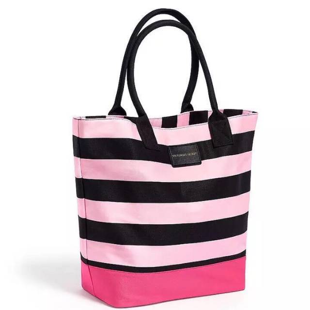 

Victoria Secret Vertikal Tote Bag 33x16x36cm 150rb (no paperbag)