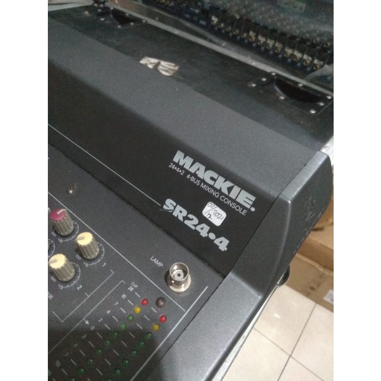 MIXER MACKIE SR24.4