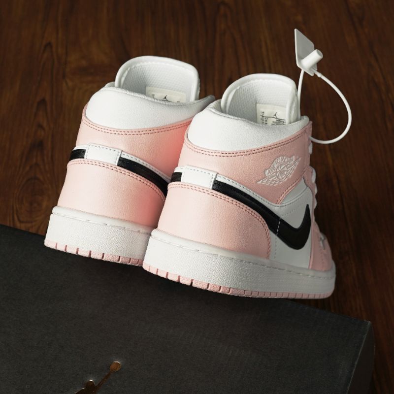 Sepatu jordan 1 mid barely rose pink