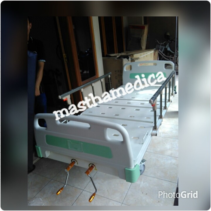 Bed Ranjang Pasien Crank 2 ABS Lokal (Gratis Matras + Tiang Infus Stainless Stee