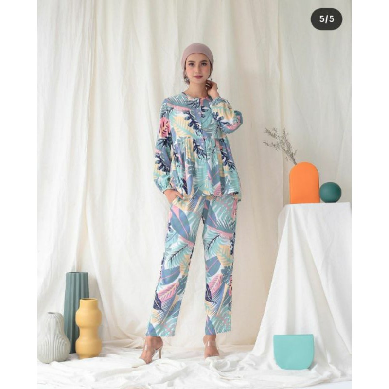 London Set by Callanda Hijab