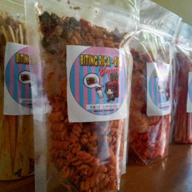 

MAKARONI UNTIR TOPING SAMBAL BENYEK MIX SAMBAL RICA-RICA (Kemasan Standing)