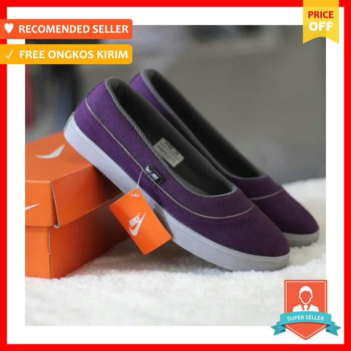 Sepatu Nike Slip On Wanita