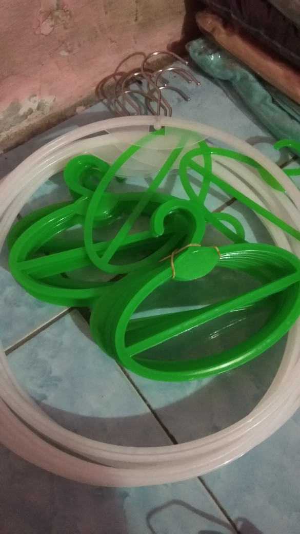 Ecer Hanger Oval Warna Satuan Per Pcs- Hanger Jilbab Lipat Pashmina Kain