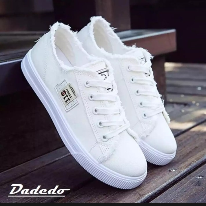 Bilqis_  Sepatu Kets Wanita Denim-Putih