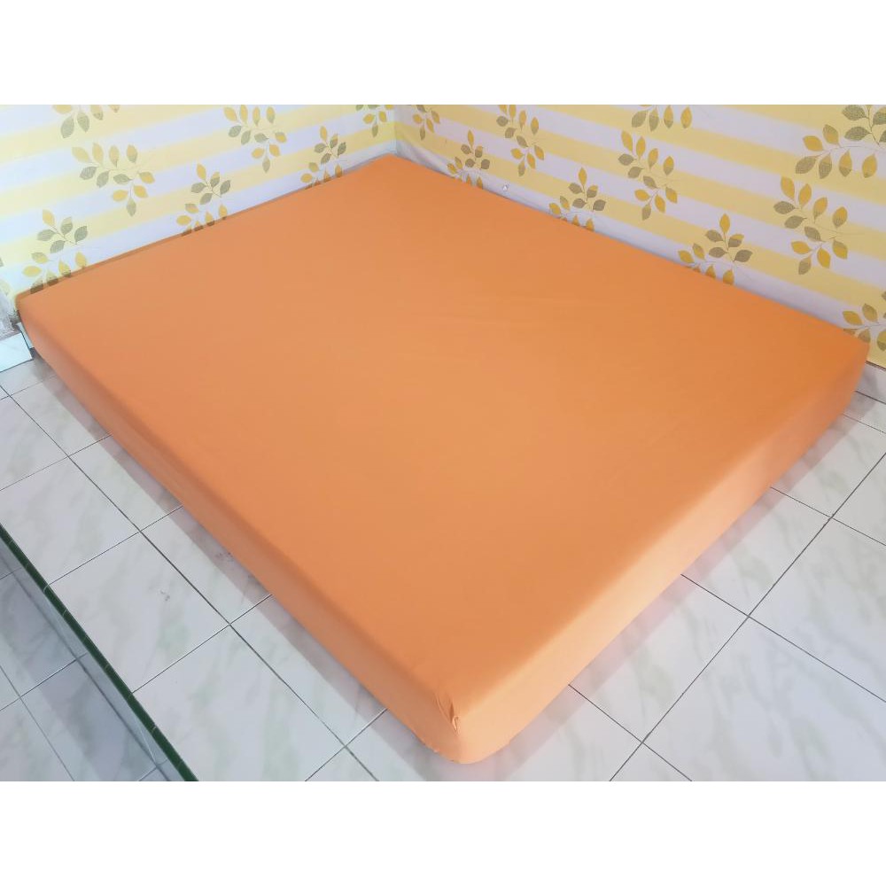 Sprei waterproof ukuran 160x200-Orange