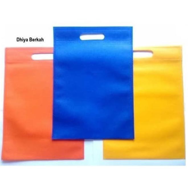 

Februari Maniss 25 X 35 Goodie Bag / Spunbond / Tas Oval Kode 913