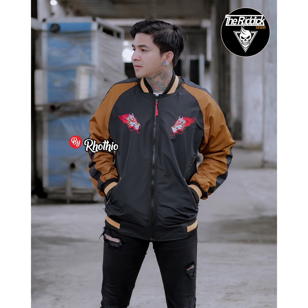 JD- JAKET BOMBER SUKAJAN ORIGINAL RHOTHIO / JAKET BOMBER BASEBALL SUKAJAN NAGA TERBARU ORIGINAL