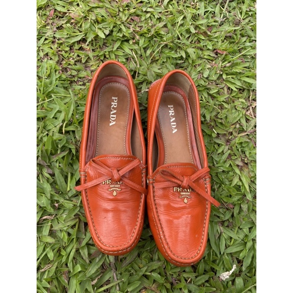 Sepatu Prada Second