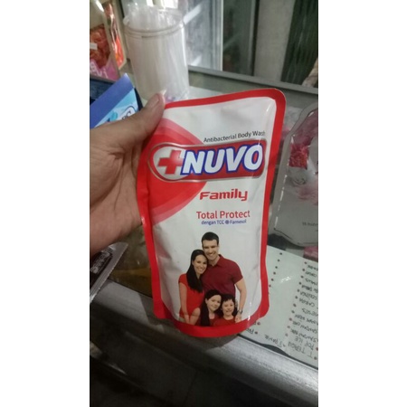 Nuvo sabun cair refil 250 ml
