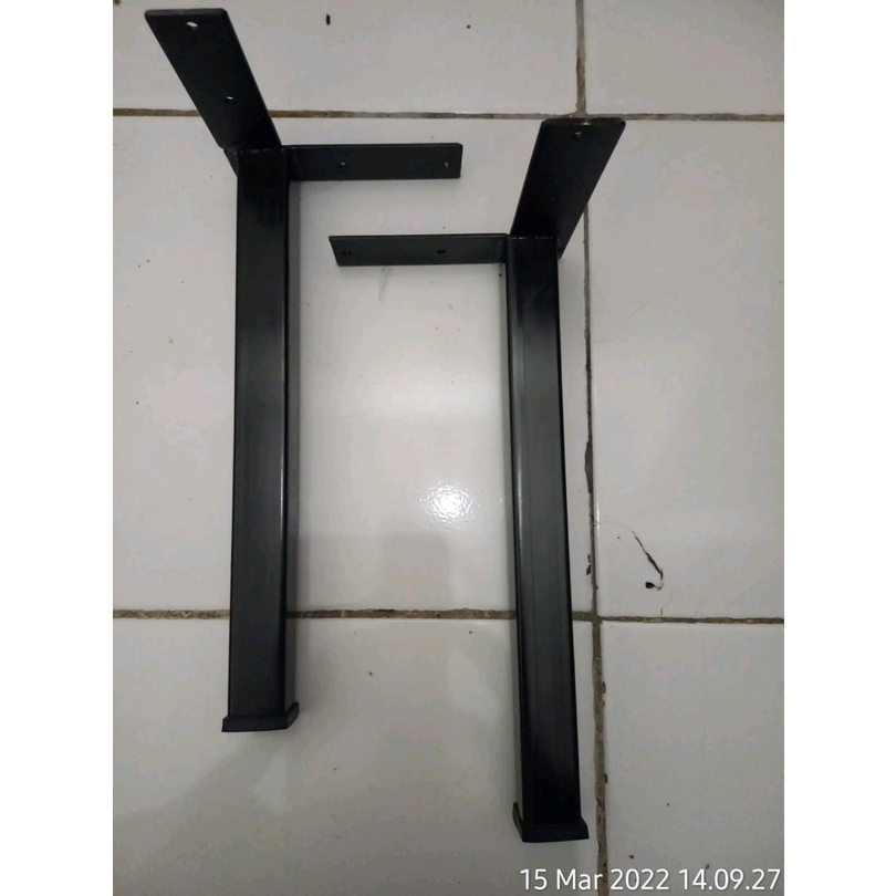 Kaki Meja, Kursi Besi Kotak