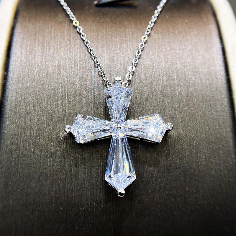 Luxury Super Flash High Carbon Diamond Cross Necklace