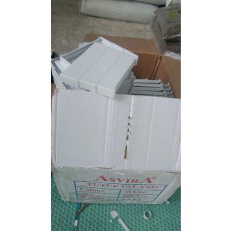 tutup talang air pvc putih 4'