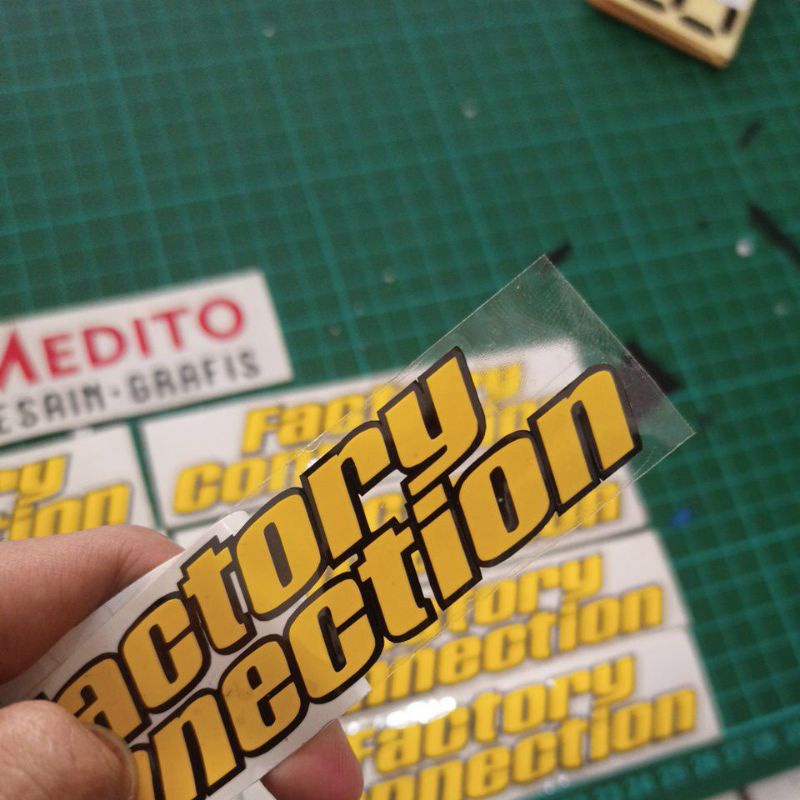 Sticker Cutting FACTORY CONNECTION