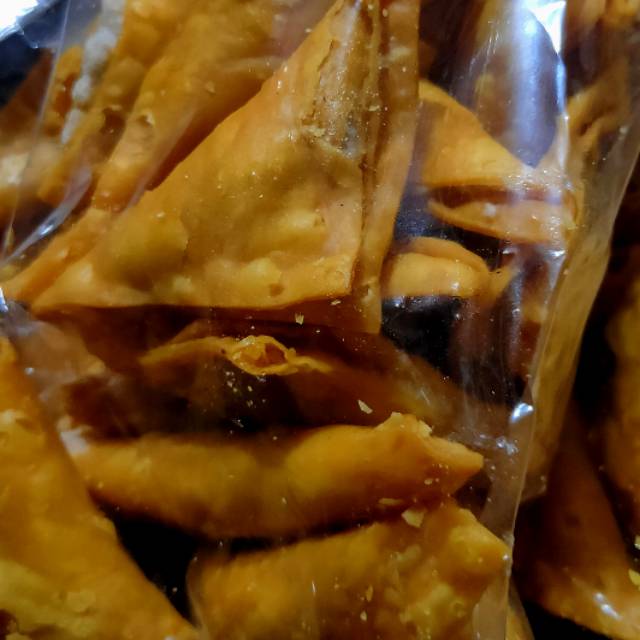 

Cuanki pangsit segitiga besar 1kg