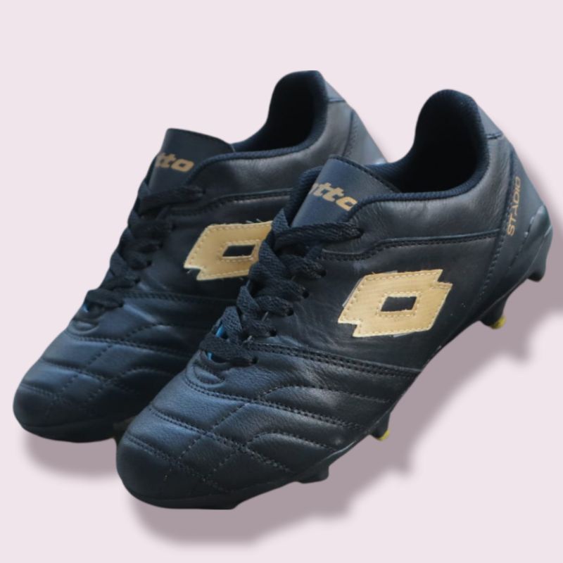 Sepatu sport Bola LOTTO Hitam pria